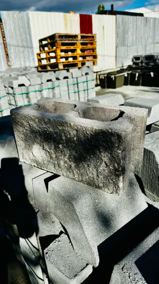 Kırma Blok Duvar Taşı — ön yüzey ve blok yüksekliği